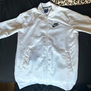 Lightweight White Nike Jacket